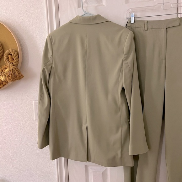 Women's Olive Blazer and Pants Set - Picture 5 of 13